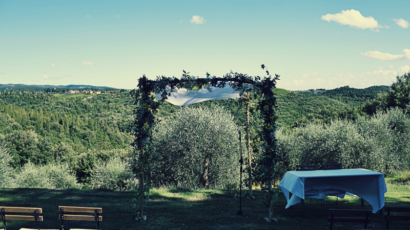 outdoor wedding ceremony country wine wedding