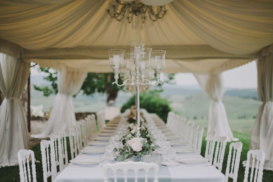 wedding_candelabra_tuscnay_flowers