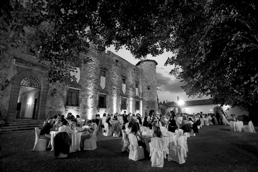 wedding_dinner_castle_gardens_tuscany
